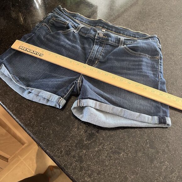Levi’s Women’s Denim Shorts Blue Rolled Cuff Size 32 M - Picture 9 of 13